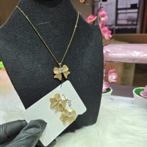 Alternative view of The "Belle" Crystal Bow Set