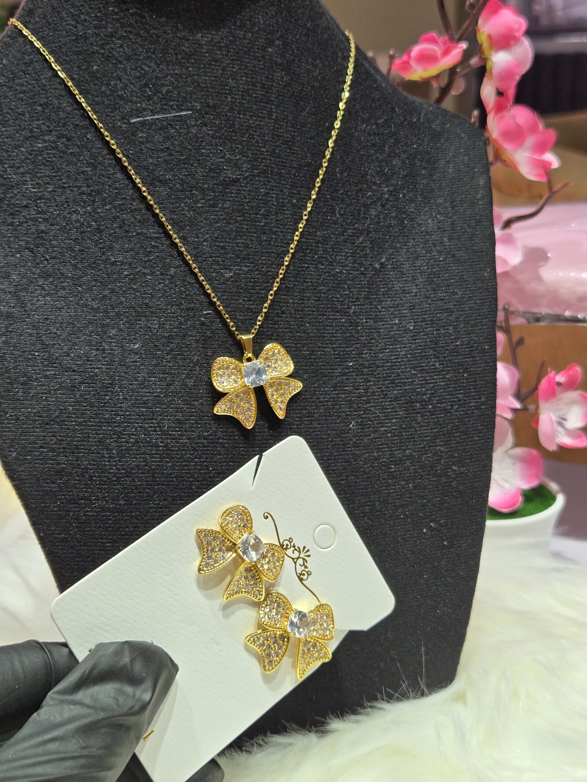 The "Belle" Crystal Bow Set - Image 3